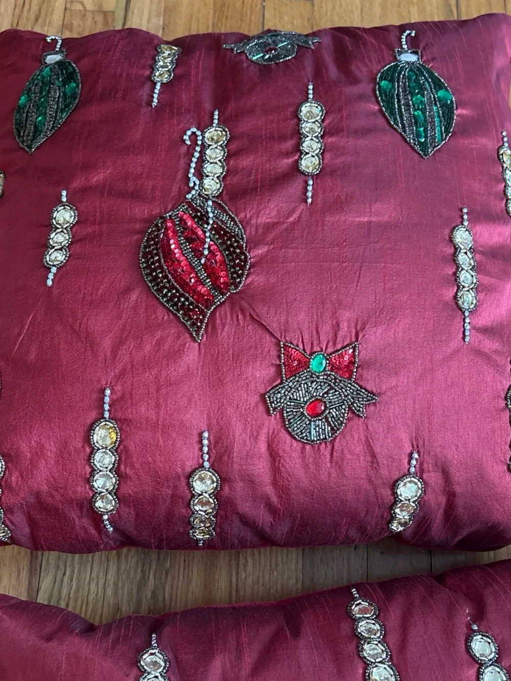 New set of two Christmas Kim Seybert Holiday Christmas decorative beaded pillow